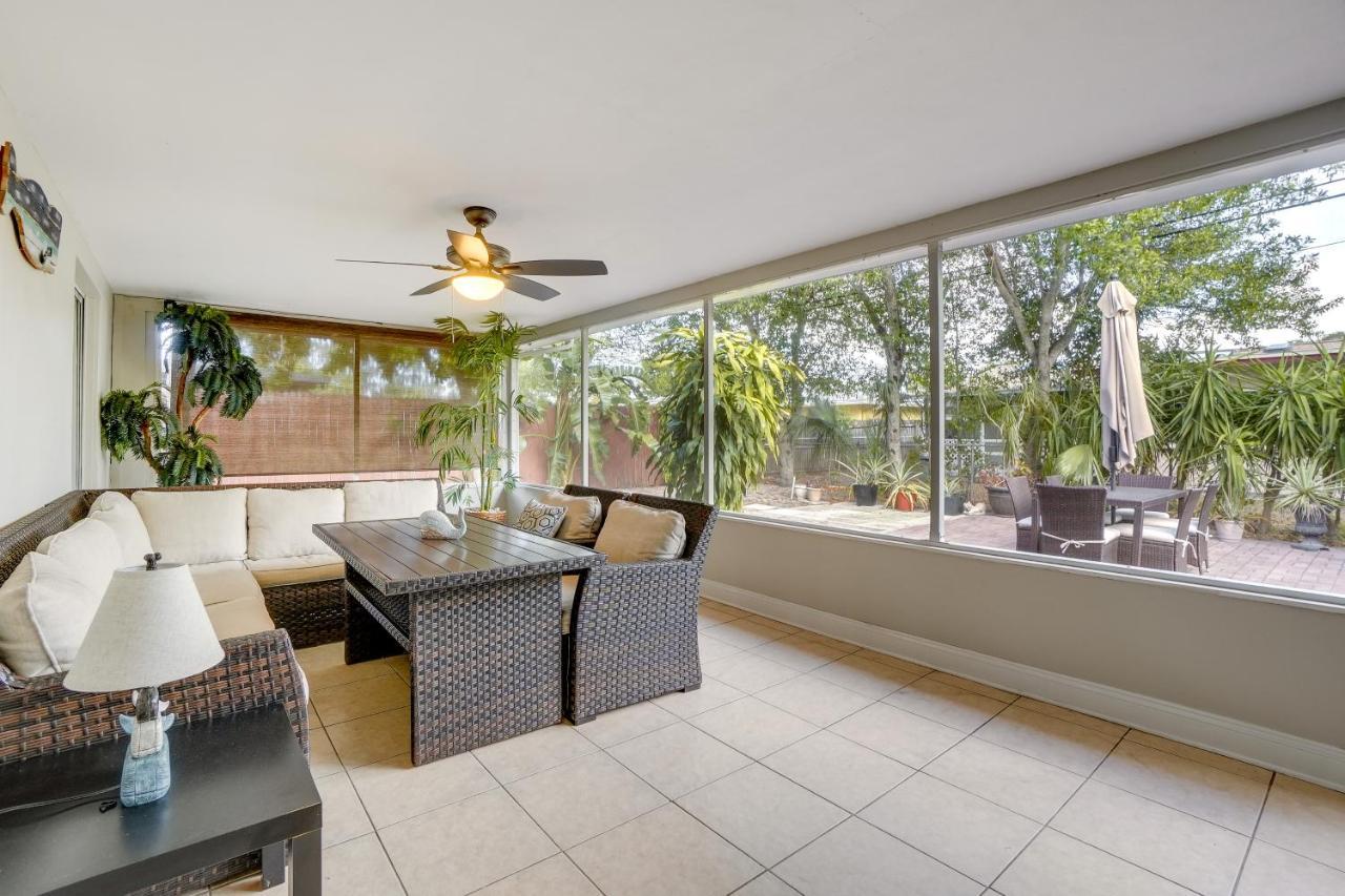 Clearwater Vacation Home Rental With Tiki Bar! Bagian luar foto